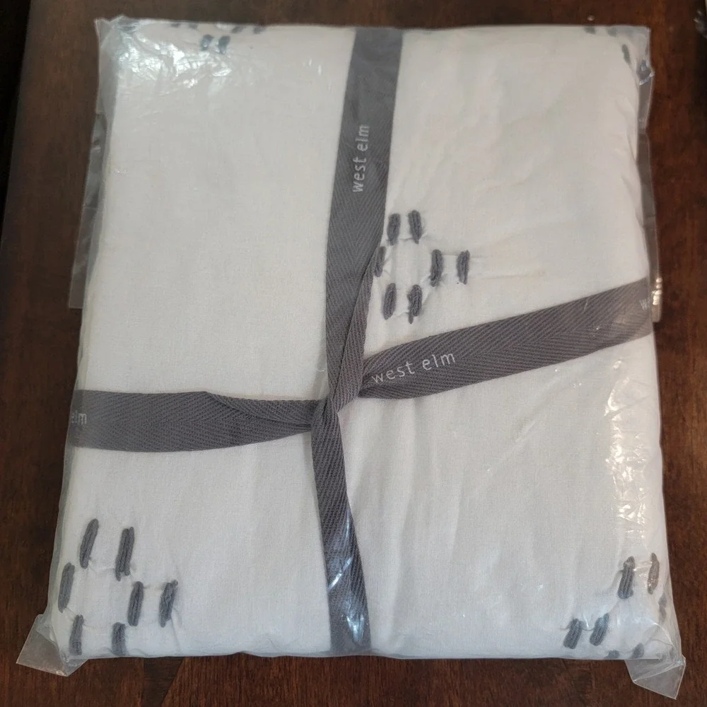 West‎ Elm Dash Stitch Euro Sham White Grey Handcrafted Cotton Quilted 808563 NEW